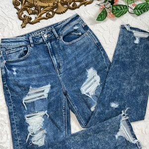 American Eagle Mom Jeans size 6 Short Stretch